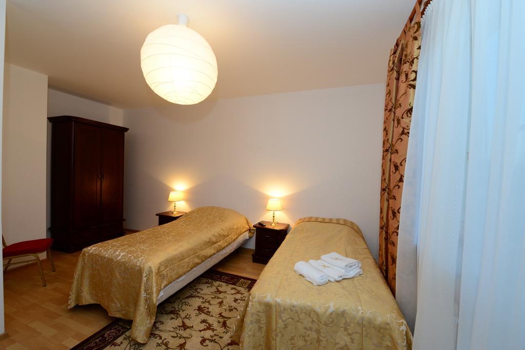 B&B Airport Modlin Nowy Dwór Mazowiecki Rom bilde