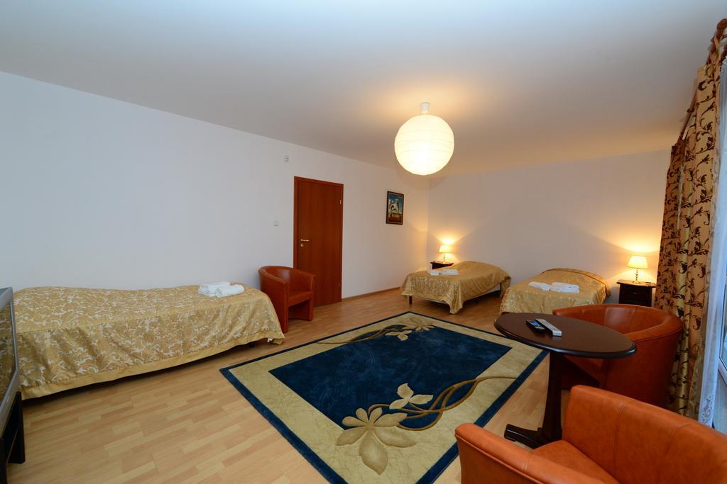 B&B Airport Modlin Nowy Dwór Mazowiecki Rom bilde