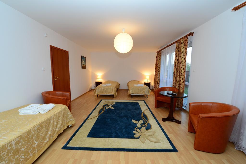 B&B Airport Modlin Nowy Dwór Mazowiecki Rom bilde